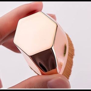 2 Foundation brushes💁‍♀️🫶🏻